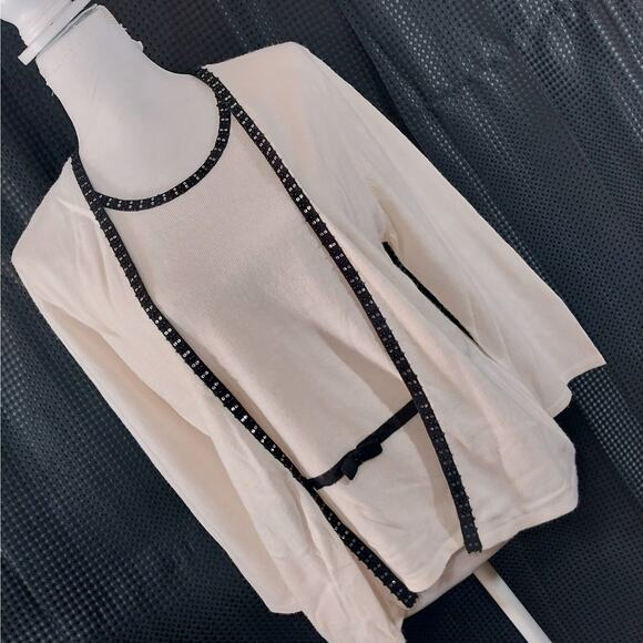 SAG HARBOR! CREAM FAUX TWINSET W/BLACK RIBBON, BEAD, MINI SEQUIN TRIM! SZ M - Picture 1 of 9